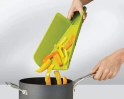 Joseph Joseph Chop2Pot Plus Small - Green 7 Joseph Joseph Chop2Pot Plus Small - Green -Homeware Shop 27398 19192