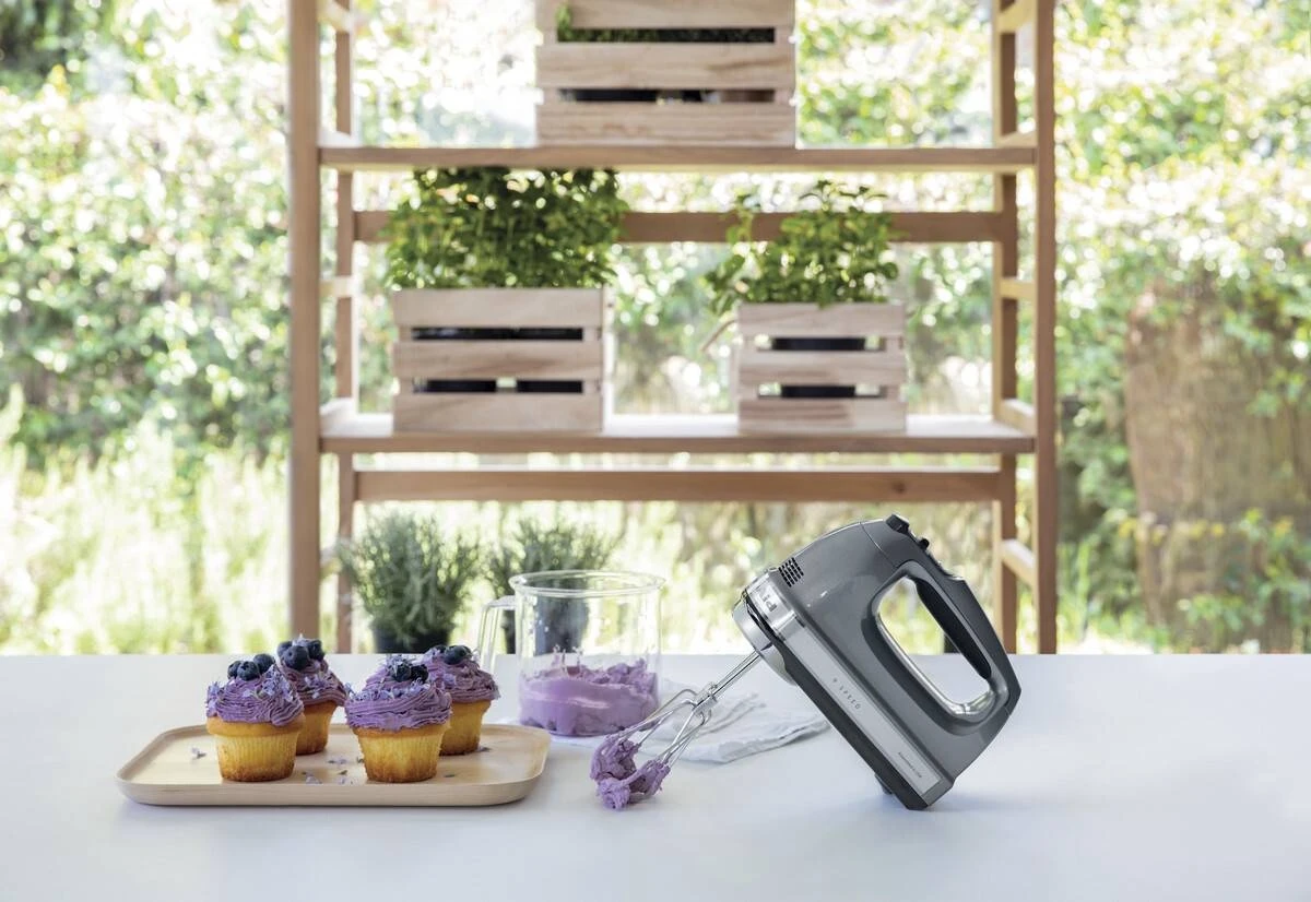 KitchenAid 5KHM9212BCU Hand Mixer - Contour Silver 4 KitchenAid 5KHM9212BCU Hand Mixer - Contour Silver - Image 2