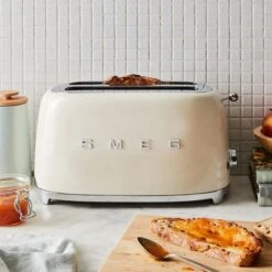Smeg TSF03CRUK 4 Slice Toaster - Cream -Homeware Shop 39976 11180