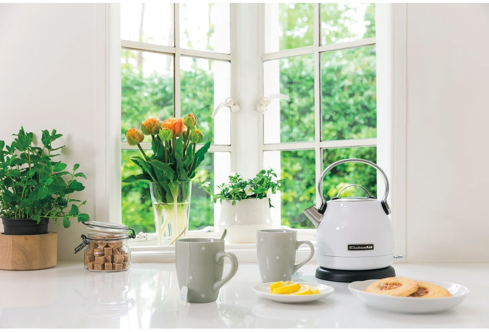 KitchenAid 5KEK1222BWH 1.25L Classic Kettle - White 4 KitchenAid 5KEK1222BWH 1.25L Classic Kettle - White - Image 2